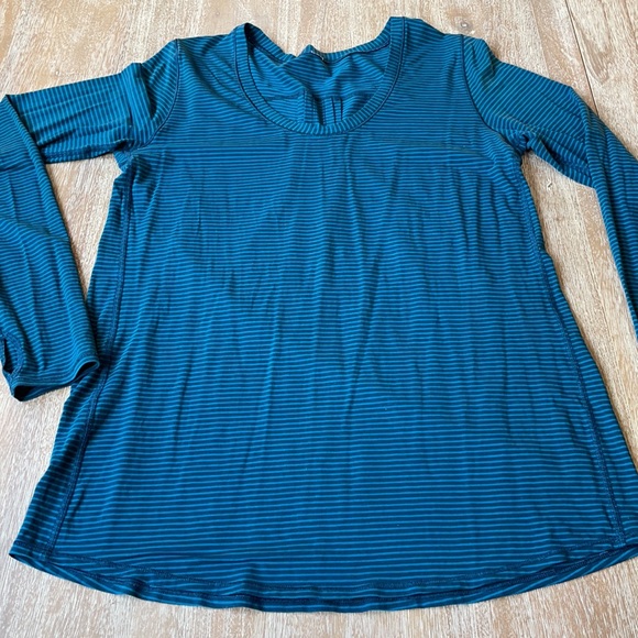 Lululemon Long Sleeve Shirt Size 8 - Picture 5 of 11